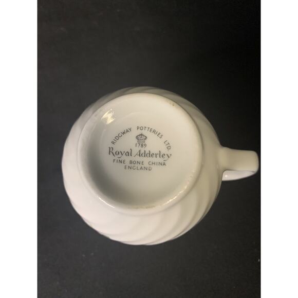 Royal Adderley - Bone China - Creamer With Gold Trim - Floral Pattern - Picture 4 of 6